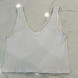 White comfortable cropped tank, thicker fabric